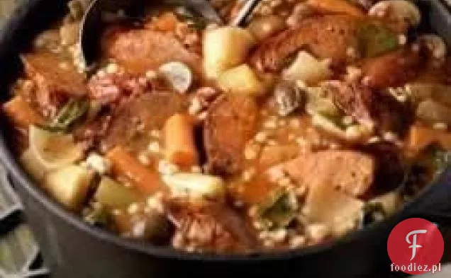 Duszony Gulasz Z Włoskiej Kiełbasy
