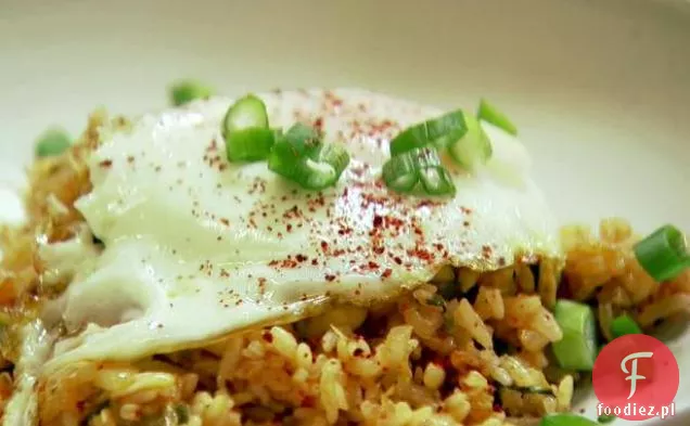 Ryż smażony Kimchi z jajkiem sadzonym