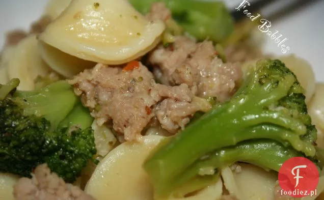 Pikantna Orecchiette Z Brokułami I Kiełbasą