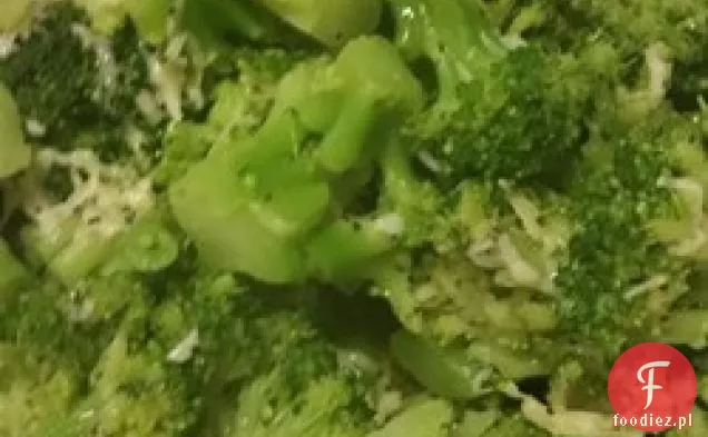 Brokuły z masłem makowym i parmezanem