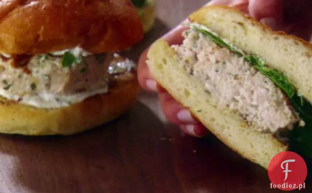 Hamburgery z kurczaka z majonezem czosnkowo-rozmarynowym