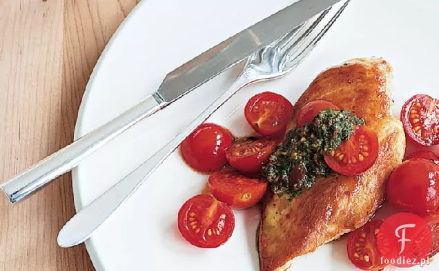 Kurczak w sosie pesto z pomidorów wiśniowych
