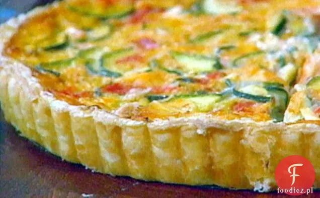 Łatwa tarta z cukinią, pomidorem i serem
