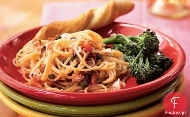 Spaghetti z pieprznym sosem pomidorowym