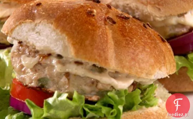 Hamburgery z indyka Cajun z frytkami Cayenne Curly
