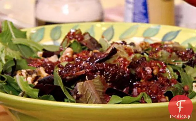 Gruszka, prażony orzech i mieszana Sałatka Zielona z szampanem-winegretem żurawinowym