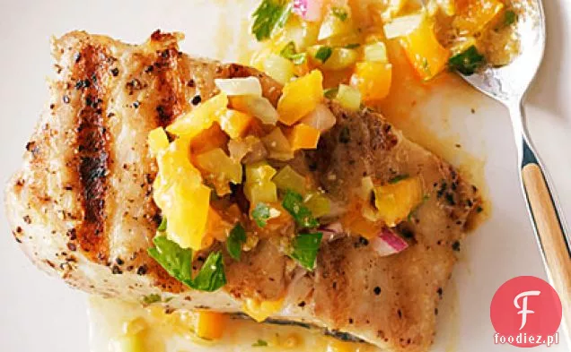 Grillowany Halibut z sosem pomidorowym, zielonymi oliwkami i selerem