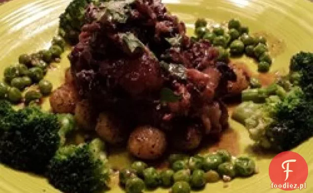 Duszone Oxtails w sosie z czerwonego wina