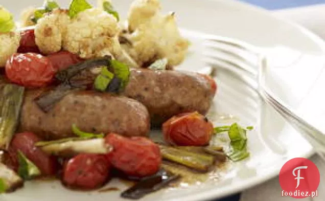 Pieczone kiełbaski z balsamicznymi pomidorami i Parmigiano-re