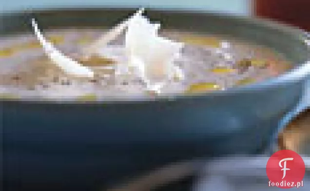 Zupa kalafiorowa z Pecorino Romano i olejem truflowym