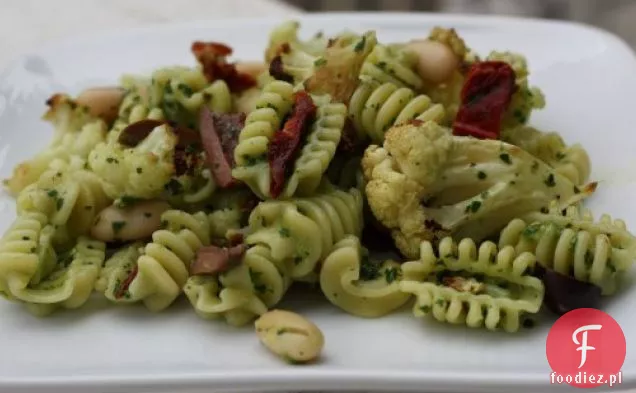 Makaron Z Pieczonym Kalafiorem I Pietruszkowym Pesto
