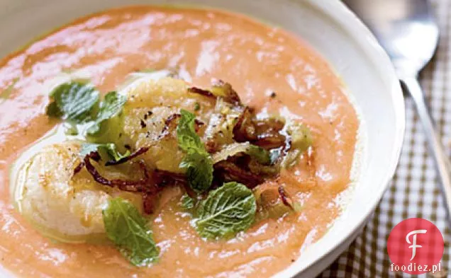 Curry-cytrusowa zupa kalafiorowa z zapiekanymi przegrzebkami i chrupiącą szalotką