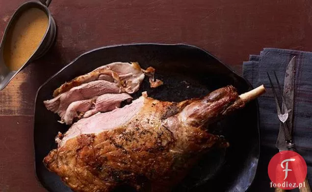 Pieczona noga jagnięcina