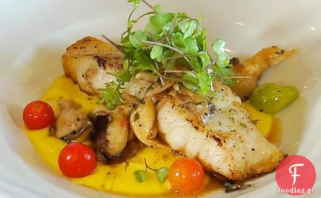 Yellowedge Grouper z pikantnym budyniem kukurydzianym, winegretem z boczniaków i drobną zielenią