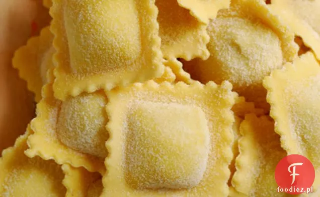 Ravioli Z Pomidorami Koktajlowymi I Kwiatami Cukinii
