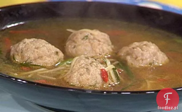 Węgierska Mini-zupa z kluskami i jajkami