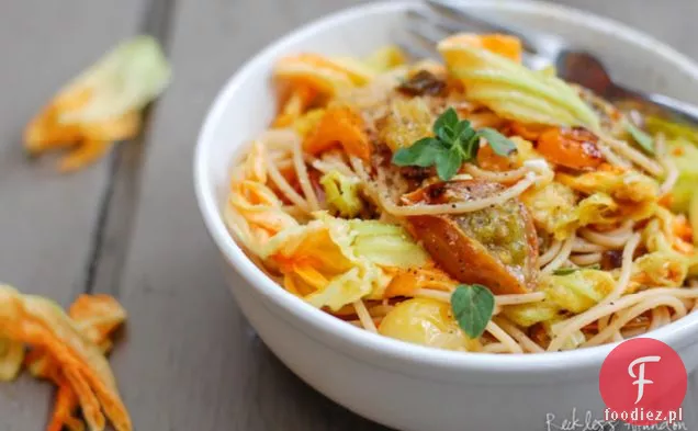 Pieczone Pomidory Letnie Spaghetti Z Kwiatami Squasha