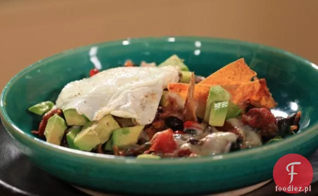 Boczek, fasola i jajka w stylu teksańskim: Chilaquiles z Czarnej Fasoli
