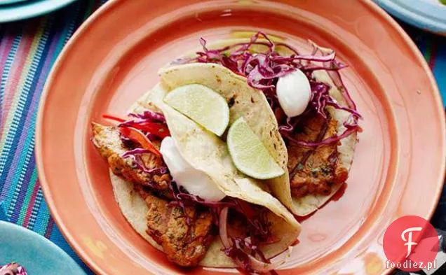 Grillowane Chipotle wieprzowe Tacos z czerwoną sałatą