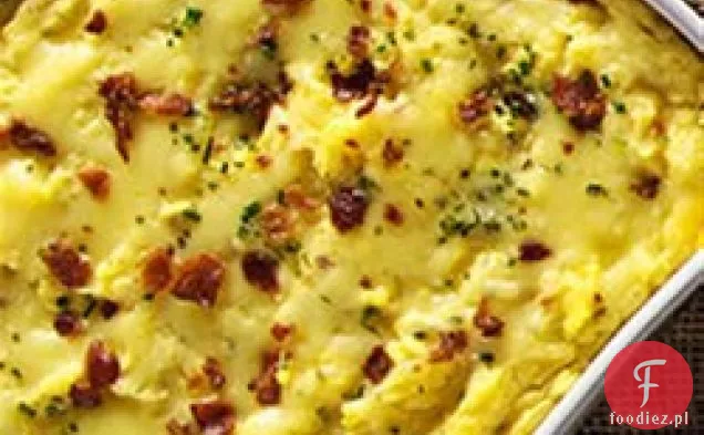 Tłuczone ziemniaki czosnkowe z pieczonym czosnkiem Cheddar i boczkiem