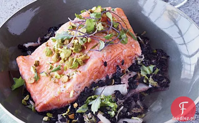 Arctic Char, czarny ryż i kapusta Napa En Papillote