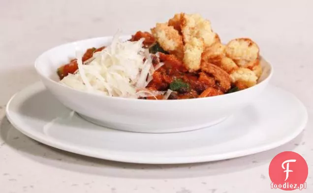 Chorizo, pieczony Butternut i cukinia Chili garnek