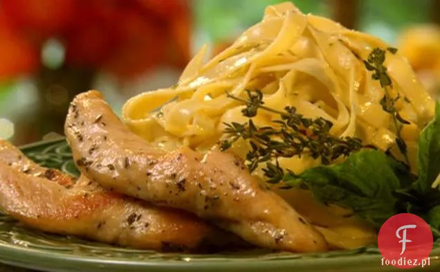 Sałatka Z Kurczakiem Fettuccine