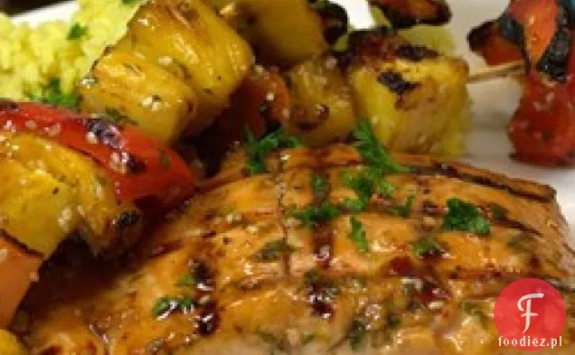 Szaszłyki z łososia i owoców