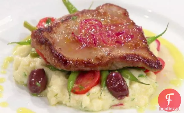 Paillard cielęcy z sosem cytrynowym, sałatką fasolową i puree z czerwonych ziemniaków