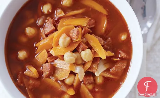 Zupa Garbanzo z Chorizo i wędzoną papryką