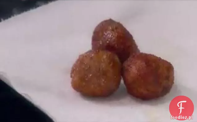 Smażone i nadziewane kulki ryżowe (Arancini di Riso)