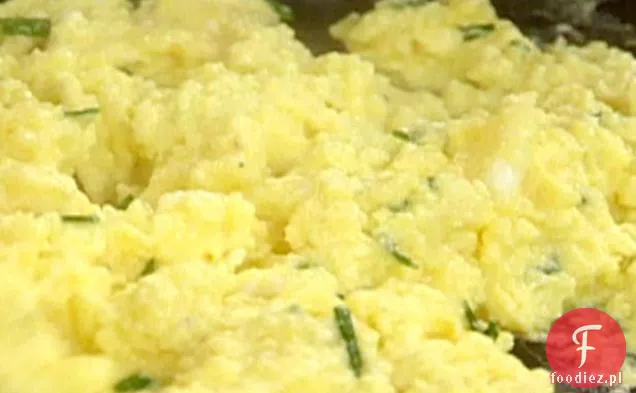 Jajka śmietankowe z irlandzkim serem i szczypiorkiem