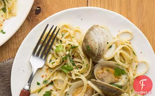 Linguine z sosem z białych Małży