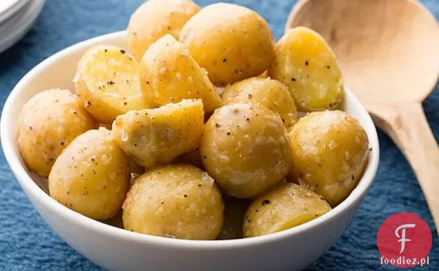 Gotowane ziemniaki z masłem