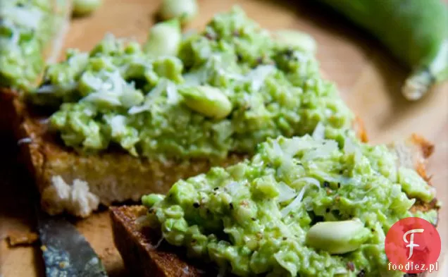 Bób Crostini