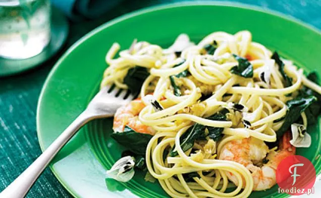 Linguine z zielonymi Fava, krewetkami i zielonym czosnkiem