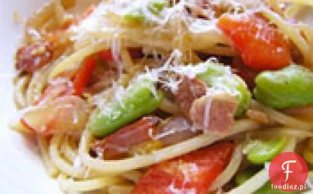 Kolacja: makaron z fasolą Fava, czerwoną papryką i boczkiem