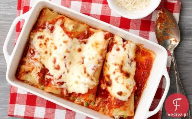 Pieczone Manicotti z kiełbasą i groszkiem