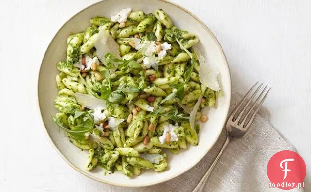 Pesto Rukolowo-bazyliowe z orzeszkami pinii, parmezanem i ricottą