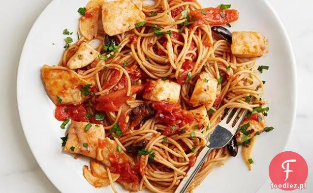 Pikantne Spaghetti Rybno-oliwkowe