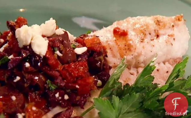 Grillowany Sum z oliwkowym sosem pomidorowym