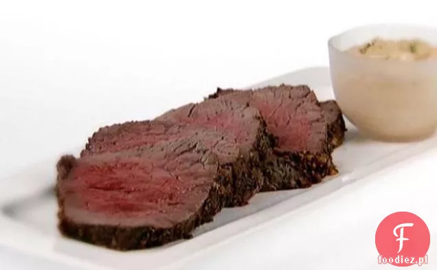 Pieczona polędwica wołowa z majonezem Bazyliowo-Curry