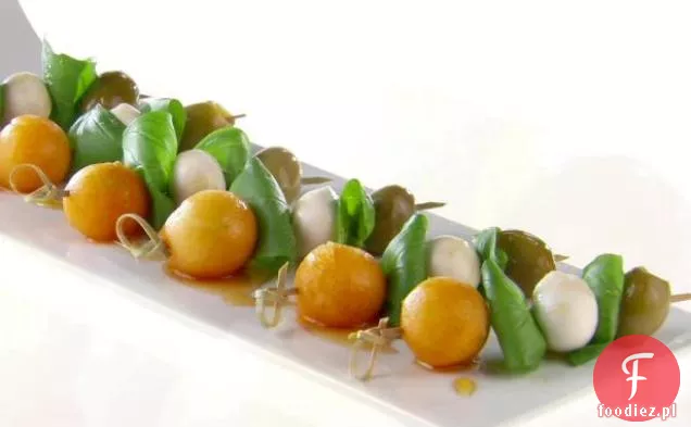 Melon i oliwka Mini szaszłyki z czarnym pieprzem miód