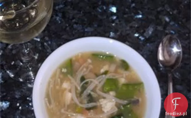 Chińska zupa z krewetek i tofu