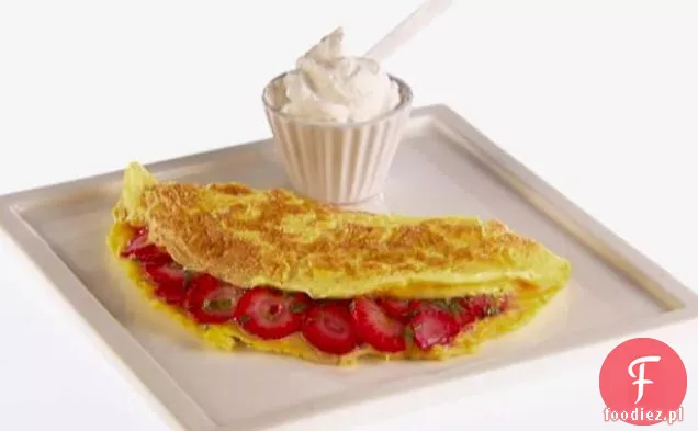 Omlet z truskawkami