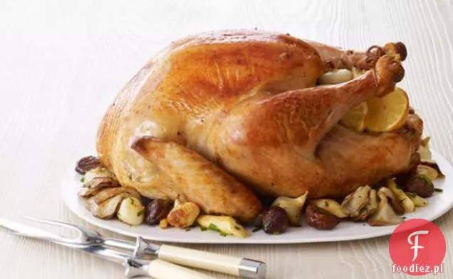 Indyk z glazurowanymi Kasztanami, pasternakiem i grzybami