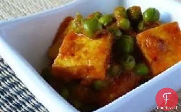 Indyjski Matar Paneer (twarożek i groszek)