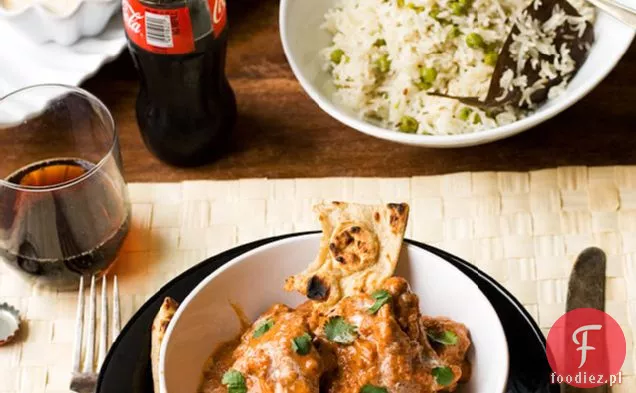 Kurczak tikka Masala i pachnący kminkiem zielony groszek Pulao
