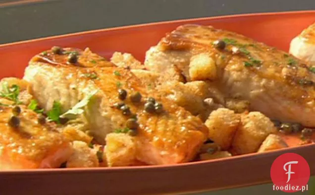 Halibut z cytryną, kaparami i grzankami