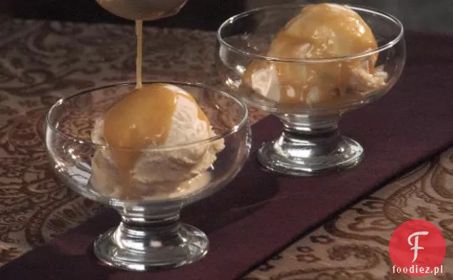 Lody waniliowe z sosem Bourbon Butterscotch